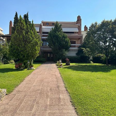 Villa Reina Alexandroupoli Bagian luar foto